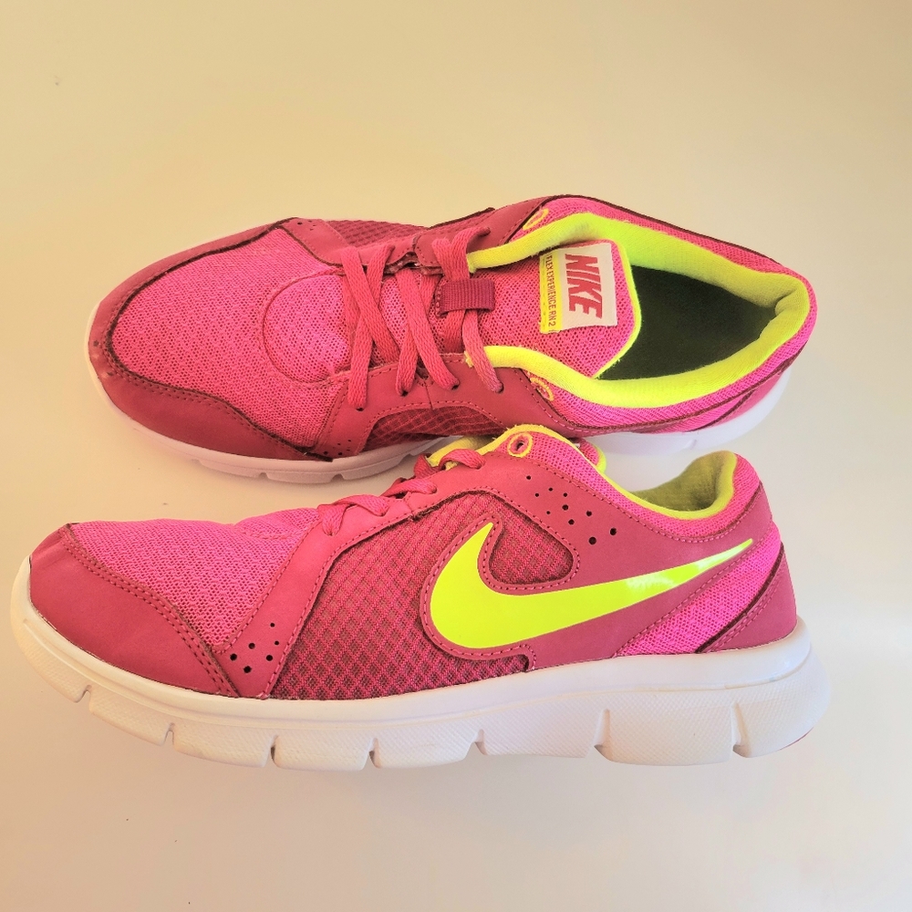 Kids 5y Nike Tennis shoes